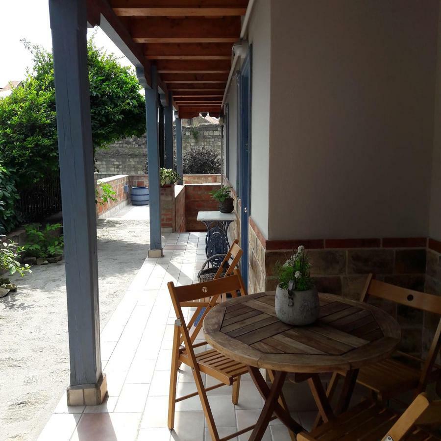 Bastya Apartman Эгер Экстерьер фото